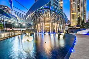Central Surfers Paradise Family Retreat